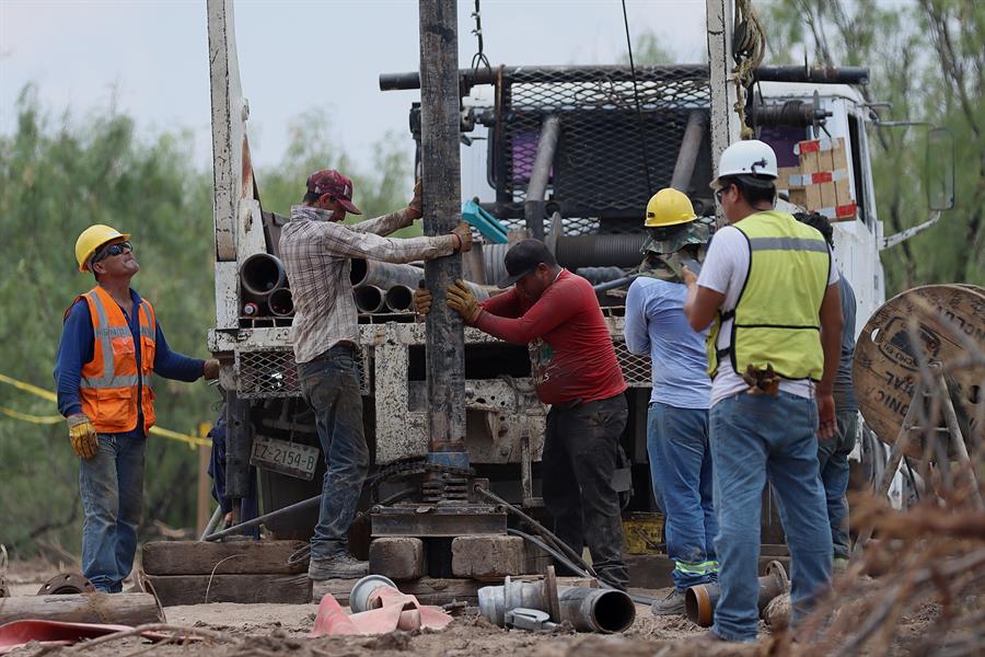 México busca ayuda de empresas extranjeras para el rescate de los 10 mineros