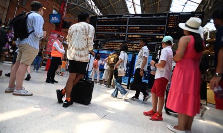 Una huelga de trenes causa severas restricciones de el transporte ferroviario en Reino Unido