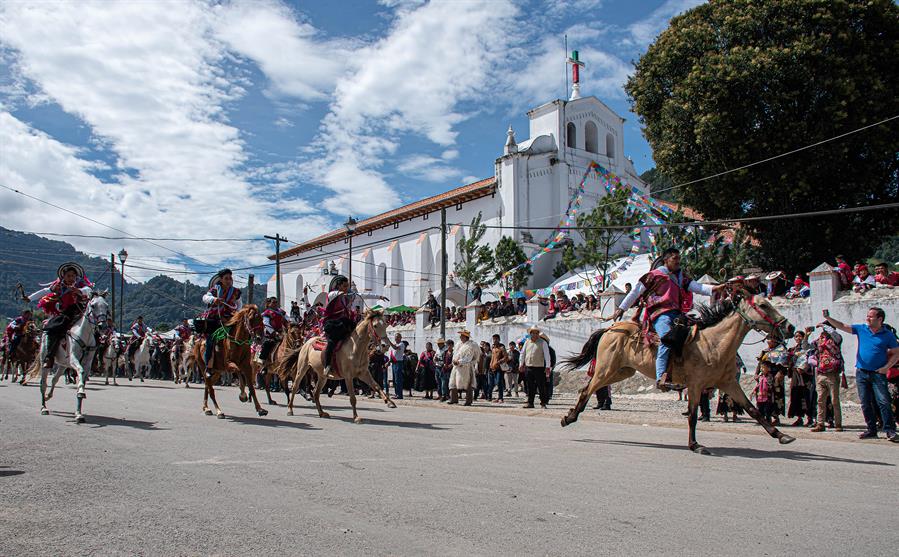 Indígenas celebran festividad religiosa en honor a San Lorenzo en México