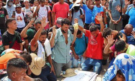 Activistas y migrantes piden al Gobierno mexicano crear corredor humanitario