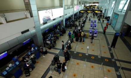 El principal aeropuerto de Panamá suspende operaciones por tormenta eléctrica