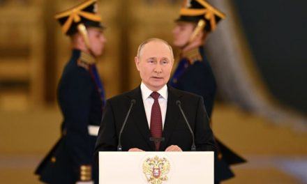 Rusia no se desviará de rumbo soberano, asegura Putin