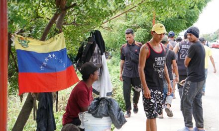 Venezolanos quedan a la deriva en el sur mexicano por nuevo plan migratorio