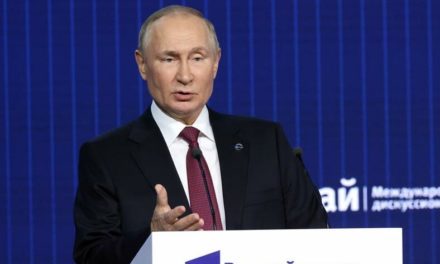 Putin dice que el mundo afronta el decenio “más peligroso e impredecible”
