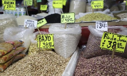 Banxico reconoce inflación de mayor magnitud y duración a lo previsto