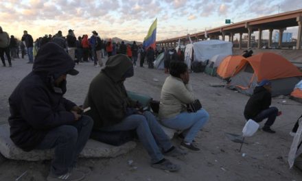 Esperanza entre venezolanos en México tras el bloqueo del Título 42 de EEUU