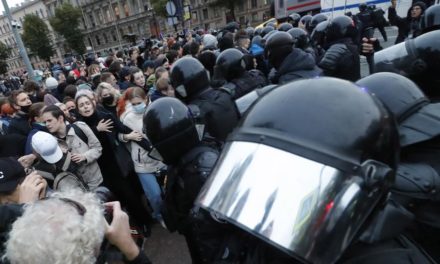 Rusia aplaza hasta el 22 de noviembre el juicio contra el movimiento de protesta Vesná