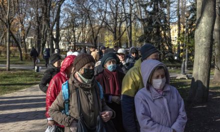 El alcalde de Kiev denuncia que Rusia quiere “congelar” a la población civil