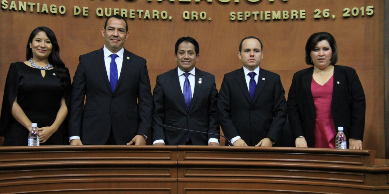 Roberto Cabrera preside mesa directiva del Congreso de Querétaro