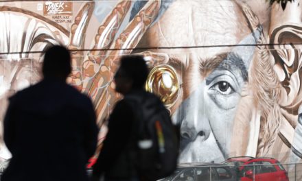 Ciudad de México inaugura plaza para honrar al escritor José Sara…