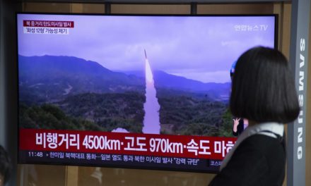 Corea del Norte cierra el año lanzando otros tres misiles balísti…