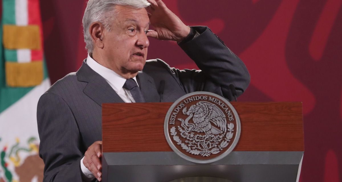 López Obrador acusa a «élites» de Perú de forzar la destitución d…