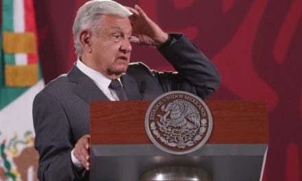 López Obrador acusa a «élites» de Perú de forzar la destitución d…