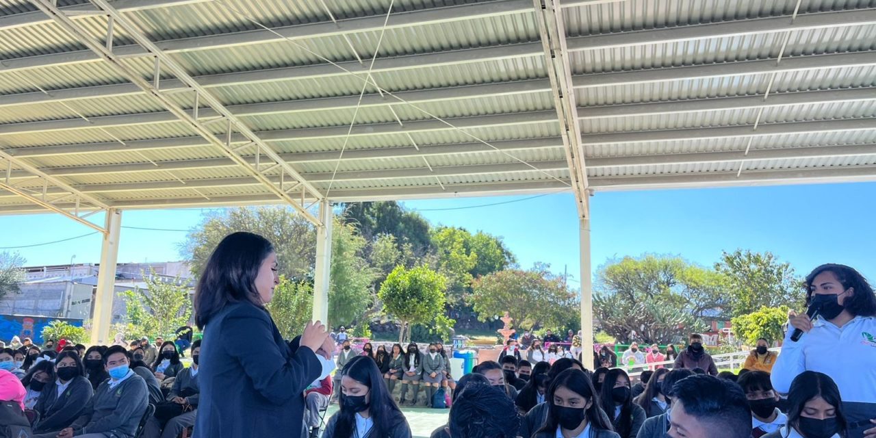 Plática sobre violencia de género en CECYTEQ San Juan del Río