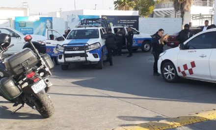 Detienen en San Juan del Río a 6 sujetos a bordo de taxi de Toluc…