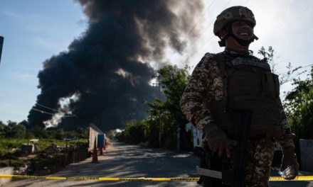 Mueren dos trabajadores tras incendio en Pemex, al sur de México