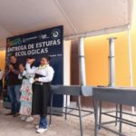 Entrega alcalde estufas ecológicas a familias de El Carrizo