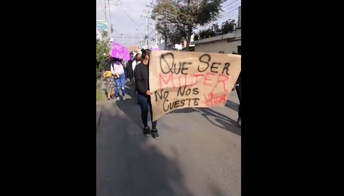 Por feminicidio en Felipe Carrillo Puerto, mujeres y vecinas realizan marcha para exigir justicia