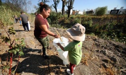 Vecinos participan en programa de limpieza de río San Juan