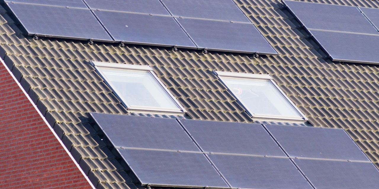 Entregarán paneles solares a viviendas sin luz en Querétaro