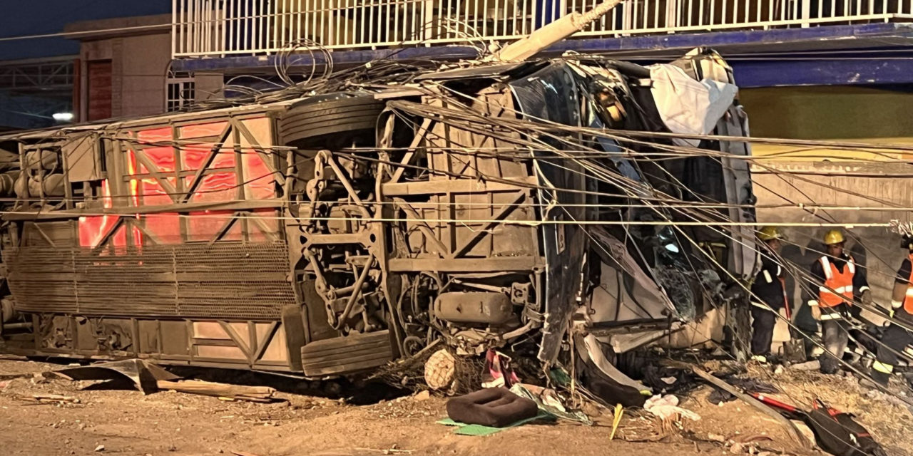 Autobús ETN y vehículo causan fatal accidente en la México Querét…