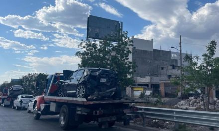 Accidente múltiple de dos tráileres y tres vehículos en la México…
