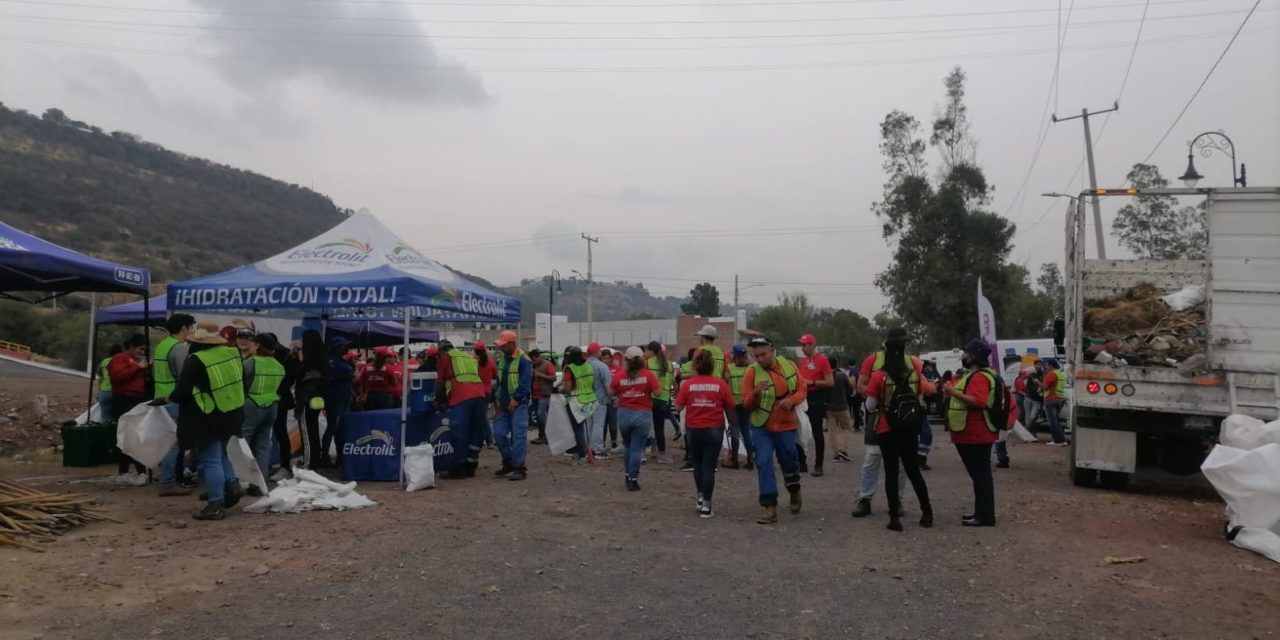 Participan en Mega Jornada de limpieza en Querétaro