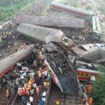 Accidente de tren en India, asciende a 200 muertos y 900 heridos