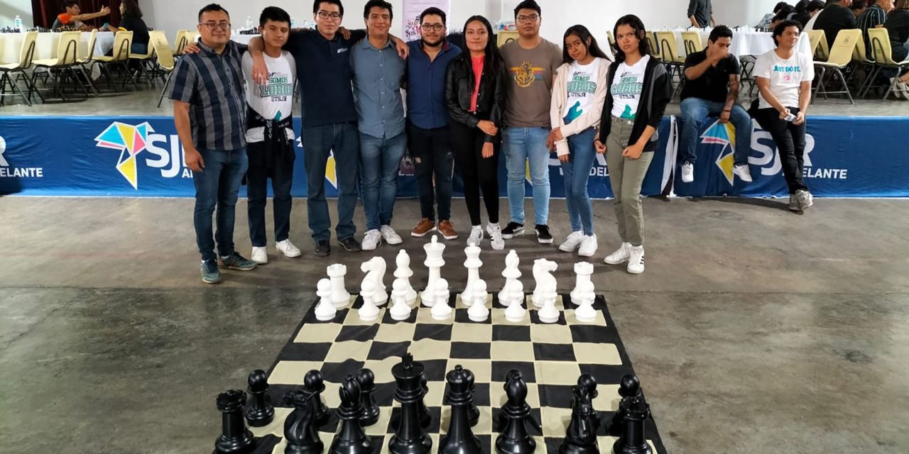 Conquistan estudiantes de la UTSJR primer lugar en ajedrez