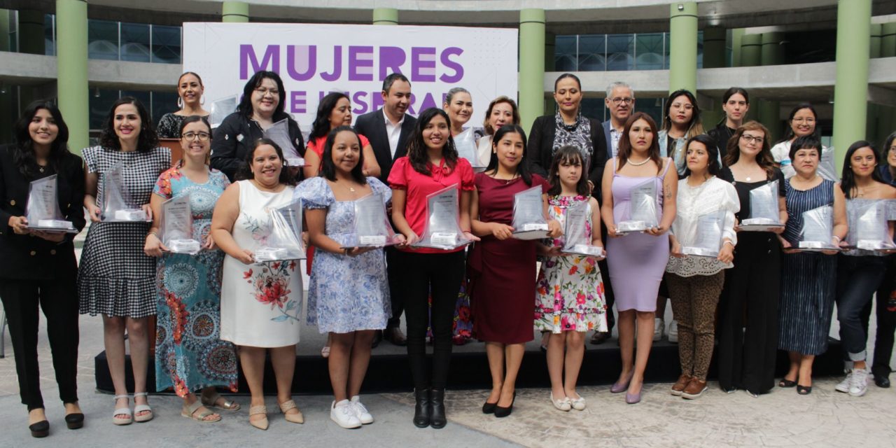 Inauguran exposición fotográfica ‘Mujeres que inspiran’ en el CEC…