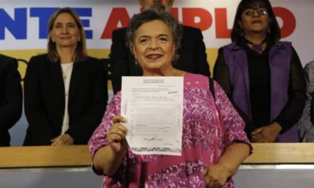 Se registra Beatriz Paredes como aspirante del Frente Amplio por…