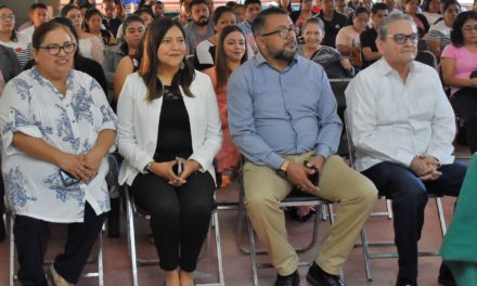 Capacitan a docentes sobre el nuevo modelo educativo en Querétaro