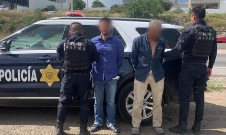 Aseguran a sospechosos por robo de vehículo en Querétaro