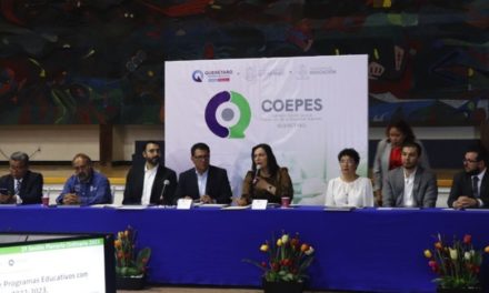 Asiste Ferrusca Ortiz a sesión estatal de educación en Querétaro
