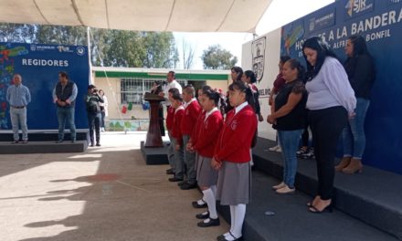 Roberto Cabrera anuncia techumbre escolar en San Miguel Arcángel