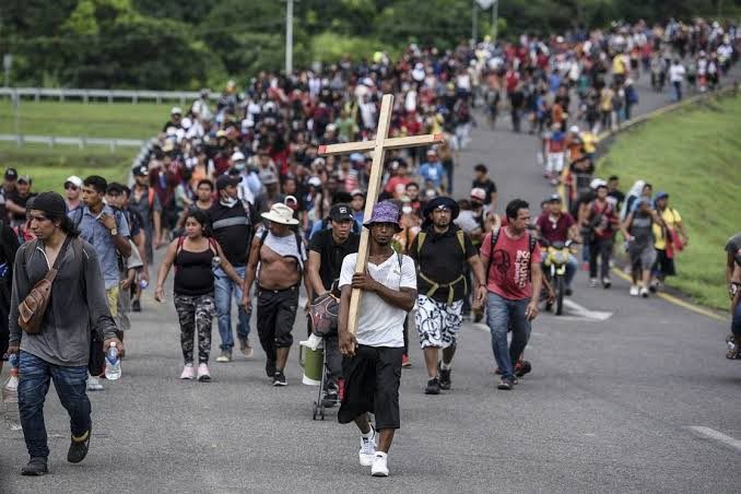 Caravana de migrantes parte de Tapachula con rumbo a EE. UU.