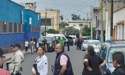 Tiroteo frente a colegio en Guadalajara deja un muerto