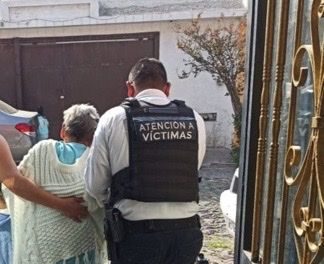 Auxilian a adulta mayor desorientada en Querétaro