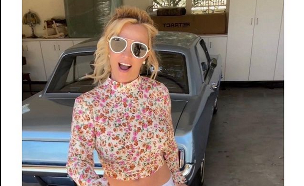 Britney Spears ha logrado vender más de un millón de copias de su…