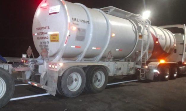 Detienen a conductor con 61 mil litros de huachicol en San Luis P…