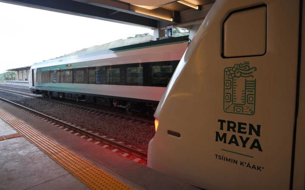 AMLO inaugura primer tramo del Tren Maya en un día histórico