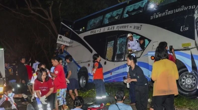 Accidente de autobús en Tailandia deja 14 muertos y más de 30 her…