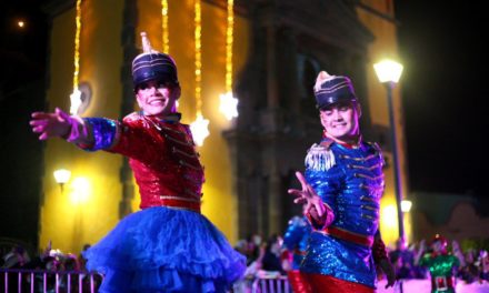 Espectacular desfile Navideño iluminó San Juan del Río con más de…