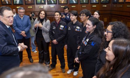 Gobernador Kuri celebra el éxito de jóvenes Queretanos en la NASA