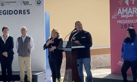 Alcalde de San Juan del Río entrega techumbre en telesecundaria d…