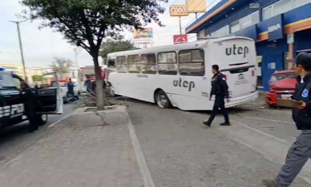 Accidente sin víctimas en San Juan del Río: Camión de transporte…