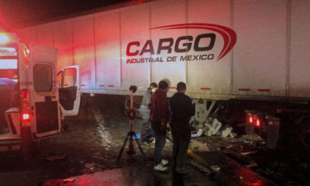 Accidente múltiple en Querétaro deja cinco heridos