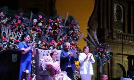 Coronación de Rosi I como reina de la Feria San Juan del Río 2024