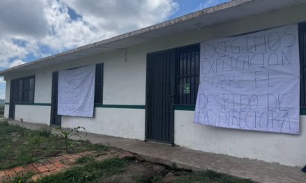 Cierran Telebachillerato por destitución de directora en Vaquería