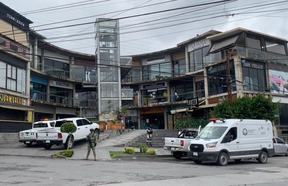 Ataque en bar de SLP deja un muerto y dos heridos; agresores siguen prófugos